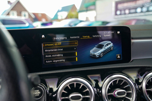 Mercedes-Benz A-Klasse 200 AMG / A35 Look | Panorama | Luxe Leder | Stoelverwarming | Sfeerverlichting | 360 cam | Cruise control