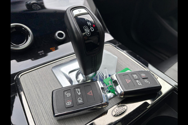 Land Rover Range Rover Evoque 1.5 P300e AWD R-Dynamic SE Panoramadak Lederen bekleding R Dynamic Exterior + Black Pack 20” lichtmetalen velgen