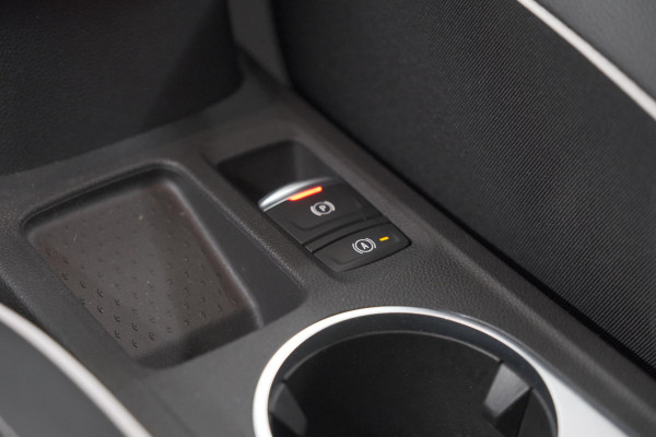 Renault Captur TCe 100 Intens | Trekhaak | Navigatie | Parkeersensoren | Apple Carplay