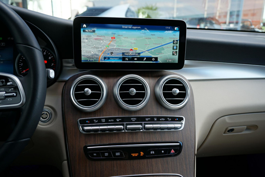 Mercedes-Benz GLC 300e 4MATIC Business Solution Luxury
