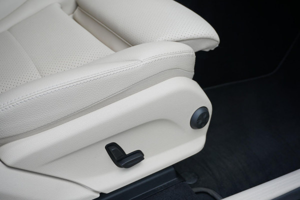 Mercedes-Benz GLC 300e 4MATIC Business Solution Luxury