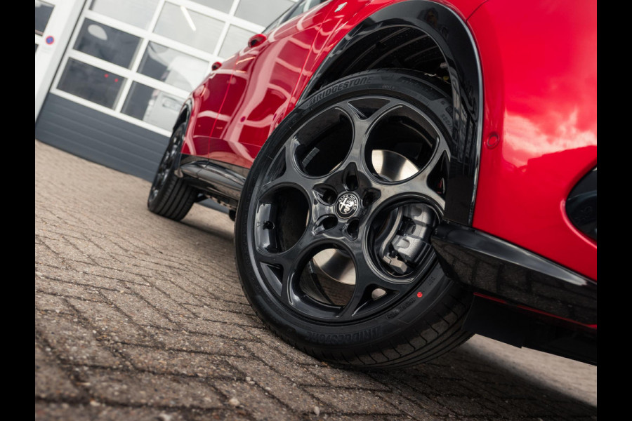 Alfa Romeo Tonale 1.3 Ibrida Plug-In Q4 270pk AWD Ti | Tech Pack | 19" | Bicolore