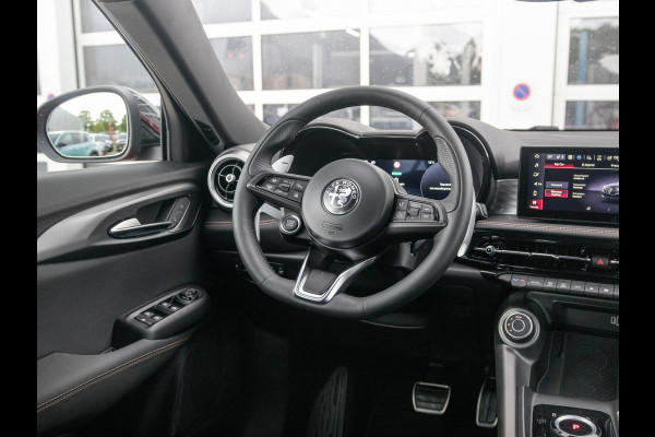 Alfa Romeo Tonale 1.3 Ibrida Plug-In Q4 270pk AWD Ti | Tech Pack | 19" | Bicolore