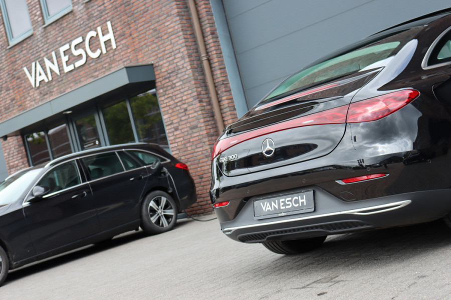 Mercedes-Benz EQE 300 Business Line 90 kWh | 49.000,- ex BTW | Hyperscreen | Luchtvering | Distronic | Panoramadak | Burmester | Camera | | Leder | Verwarmd Stuurwiel | Warmtepomp | Rijassistentiepakket |