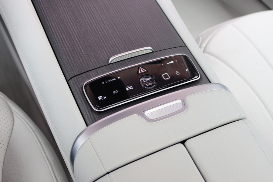 Mercedes-Benz EQE 300 Business Line 90 kWh | 49.000,- ex BTW | Hyperscreen | Luchtvering | Distronic | Panoramadak | Burmester | Camera | | Leder | Verwarmd Stuurwiel | Warmtepomp | Rijassistentiepakket |