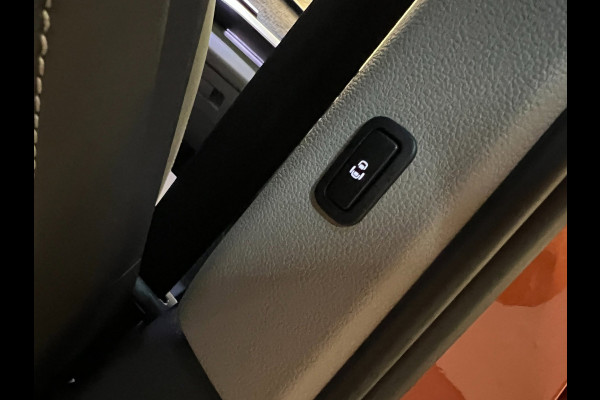 Volkswagen Multivan 1.4 eHybrid LANG 7P Energetic /NAVI/PANO/IQ-LICHT/H-KARDON/CAM/DAB/CARPLAY/V-COCKPIT///