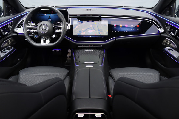Mercedes-Benz E-Klasse Estate AMG 53 4MATIC+ | 585pk | Hyperscreen | Achterasbesturing | Distronic+ | Stoelventilatie | Trekhaak | Panoramadak | Digital Light | Burmester | HUD | Verwarmd Stuurwiel |