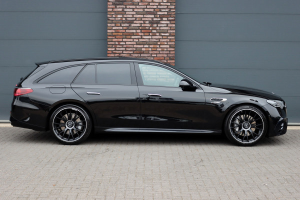 Mercedes-Benz E-Klasse Estate AMG 53 4MATIC+ | 585pk | Hyperscreen | Achterasbesturing | Distronic+ | Stoelventilatie | Trekhaak | Panoramadak | Digital Light | Burmester | HUD | Verwarmd Stuurwiel |
