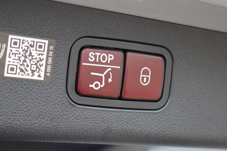 Mercedes-Benz E-Klasse Estate AMG 53 4MATIC+ | 585pk | Hyperscreen | Achterasbesturing | Distronic+ | Stoelventilatie | Trekhaak | Panoramadak | Digital Light | Burmester | HUD | Verwarmd Stuurwiel |