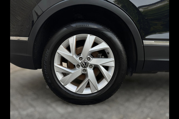 Volkswagen Tiguan 1.5 TSI Life CAMERA / TREKHAAK / STOELVERWARMING / STUURVERWARMING / CARPLAY / LED / VIRT. COCKPIT / ELEKTR KLEP