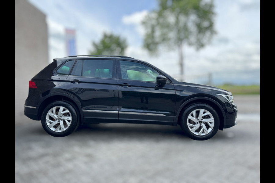 Volkswagen Tiguan 1.5 TSI Life CAMERA / TREKHAAK / STOELVERWARMING / STUURVERWARMING / CARPLAY / LED / VIRT. COCKPIT / ELEKTR KLEP