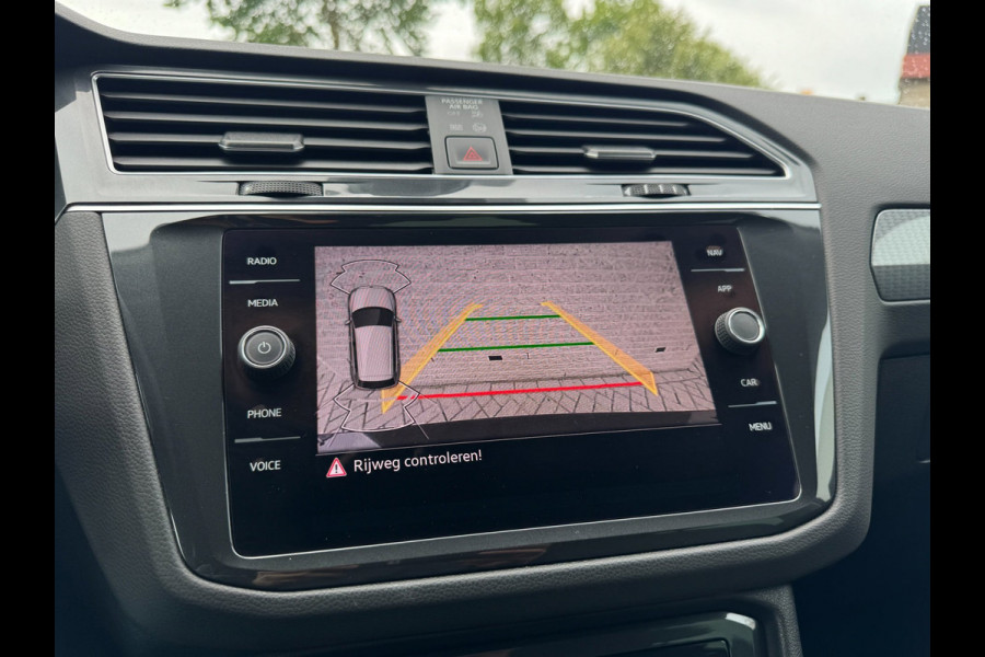Volkswagen Tiguan 1.5 TSI Life CAMERA / TREKHAAK / STOELVERWARMING / STUURVERWARMING / CARPLAY / LED / VIRT. COCKPIT / ELEKTR KLEP