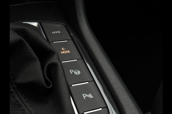 Volkswagen Tiguan 1.5 TSI Life CAMERA / TREKHAAK / STOELVERWARMING / STUURVERWARMING / CARPLAY / LED / VIRT. COCKPIT / ELEKTR KLEP