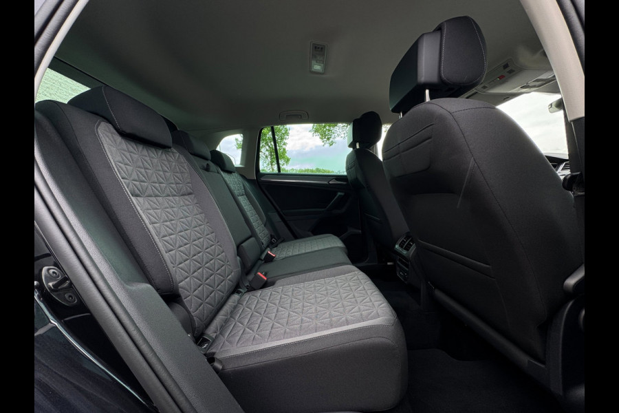 Volkswagen Tiguan 1.5 TSI Life CAMERA / TREKHAAK / STOELVERWARMING / STUURVERWARMING / CARPLAY / LED / VIRT. COCKPIT / ELEKTR KLEP