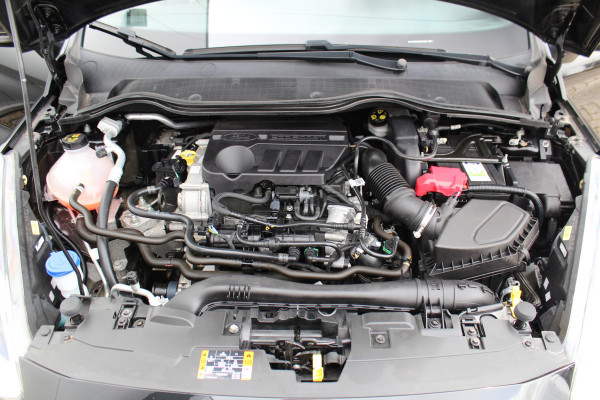 Ford Fiesta 1.0-95pk EcoBoost Active X. Zeer nette Ford Fiesta Active, slechts 41.000km. Autm. airco, All season banden, LM wielen, Stoel-, stuur- en voorraamverw., LED verl., Telefoonvoorb., Navigatie, Cruise control etc.