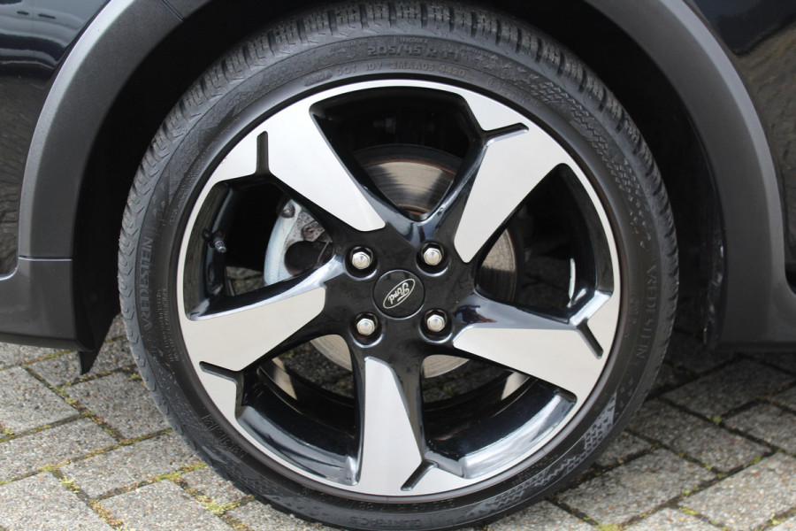 Ford Fiesta 1.0-95pk EcoBoost Active X. Zeer nette Ford Fiesta Active, slechts 41.000km. Autm. airco, All season banden, LM wielen, Stoel-, stuur- en voorraamverw., LED verl., Telefoonvoorb., Navigatie, Cruise control etc.
