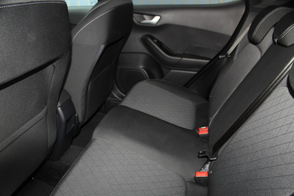 Ford Fiesta 1.0-95pk EcoBoost Active X. Zeer nette Ford Fiesta Active, slechts 41.000km. Autm. airco, All season banden, LM wielen, Stoel-, stuur- en voorraamverw., LED verl., Telefoonvoorb., Navigatie, Cruise control etc.