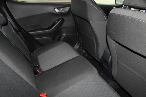 Ford Fiesta 1.0-95pk EcoBoost Active X. Zeer nette Ford Fiesta Active, slechts 41.000km. Autm. airco, All season banden, LM wielen, Stoel-, stuur- en voorraamverw., LED verl., Telefoonvoorb., Navigatie, Cruise control etc.