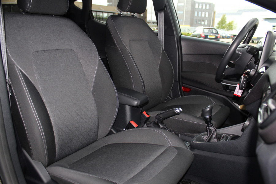 Ford Fiesta 1.0-95pk EcoBoost Active X. Zeer nette Ford Fiesta Active, slechts 41.000km. Autm. airco, All season banden, LM wielen, Stoel-, stuur- en voorraamverw., LED verl., Telefoonvoorb., Navigatie, Cruise control etc.