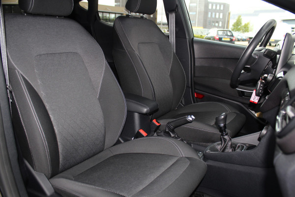 Ford Fiesta 1.0-95pk EcoBoost Active X. Zeer nette Ford Fiesta Active, slechts 41.000km. Autm. airco, All season banden, LM wielen, Stoel-, stuur- en voorraamverw., LED verl., Telefoonvoorb., Navigatie, Cruise control etc.