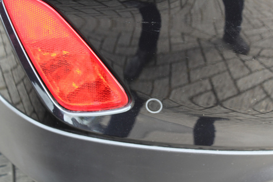 Ford Fiesta 1.0-95pk EcoBoost Active X. Zeer nette Ford Fiesta Active, slechts 41.000km. Autm. airco, All season banden, LM wielen, Stoel-, stuur- en voorraamverw., LED verl., Telefoonvoorb., Navigatie, Cruise control etc.