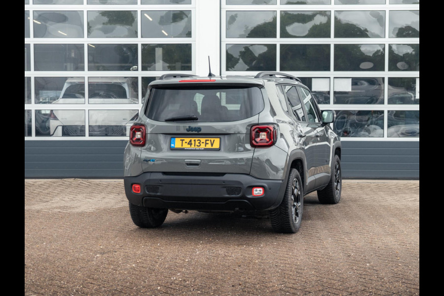 Jeep Renegade 4xe 240 Plug-in Hybrid Electric New Upland | Clima | Apple Carplay | Dakrails | Priv. Glass | LED | Navi | 17" | PDC | Sting Grey
