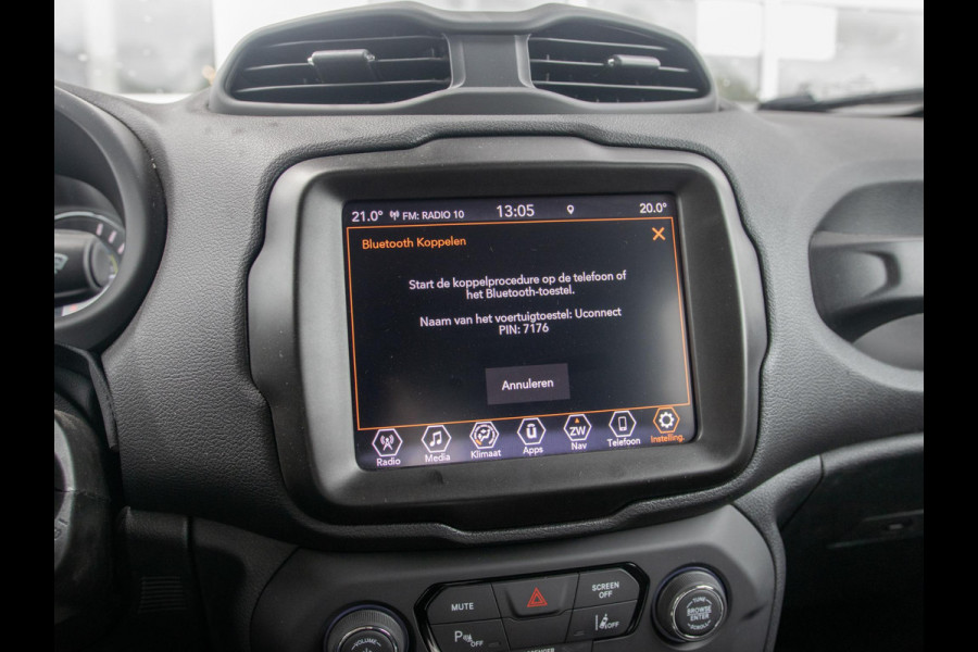 Jeep Renegade 4xe 240 Plug-in Hybrid Electric New Upland | Clima | Apple Carplay | Dakrails | Priv. Glass | LED | Navi | 17" | PDC | Sting Grey