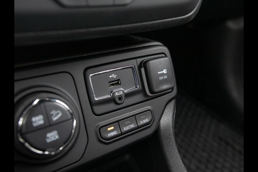 Jeep Renegade 4xe 240 Plug-in Hybrid Electric New Upland | Clima | Apple Carplay | Dakrails | Priv. Glass | LED | Navi | 17" | PDC | Sting Grey