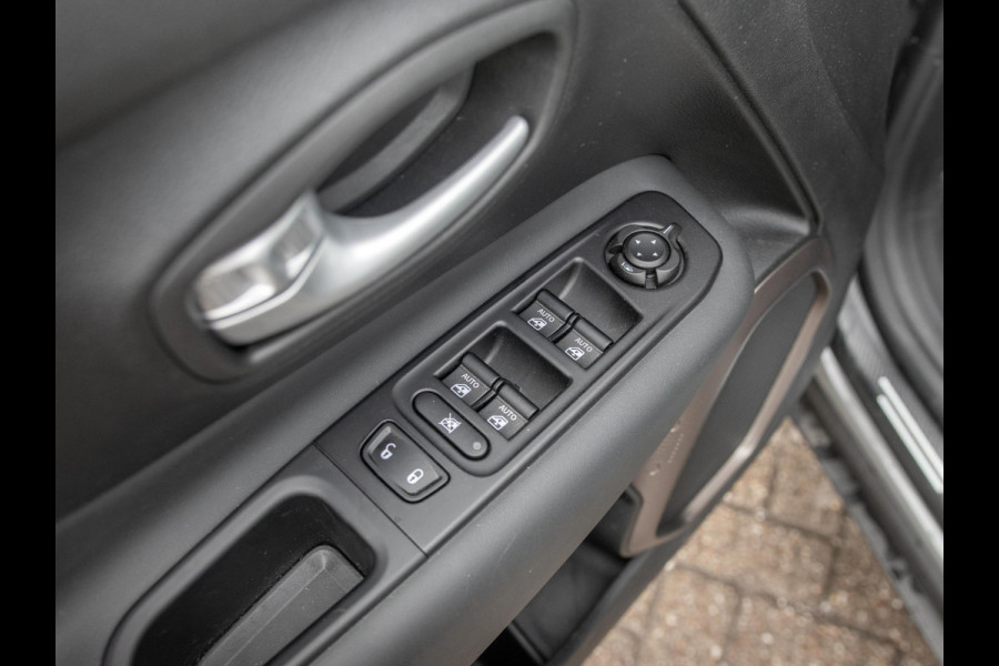 Jeep Renegade 4xe 240 Plug-in Hybrid Electric New Upland | Clima | Apple Carplay | Dakrails | Priv. Glass | LED | Navi | 17" | PDC | Sting Grey