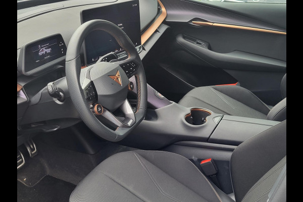 CUPRA Tavascan Business 82 kWh 286pk | Navigatie | Lichtmetalen velgen | Verwarmbare voorstoelen | Parkeercamera | Verwarmd stuurwiel