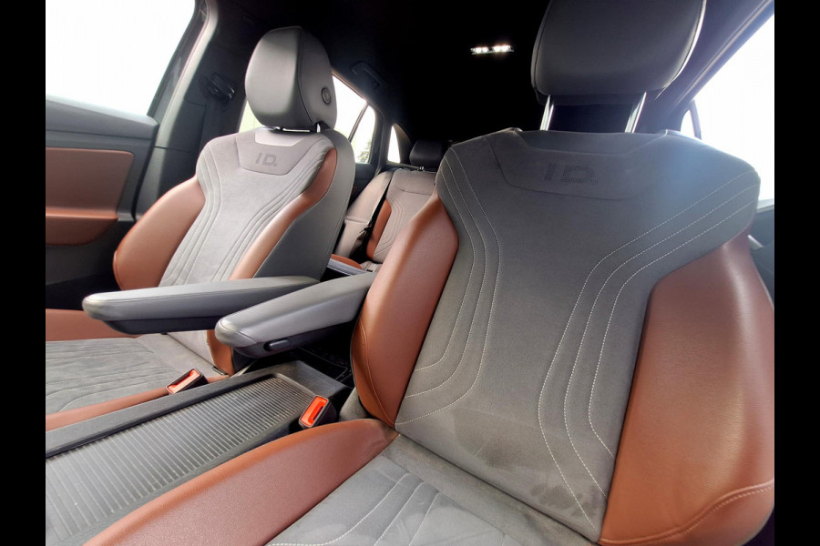 Volkswagen ID.4 First 77 kWh | SOH: 92.7% | Trekhaak wkb | LM 20 Inch | Adaptive CC | Navi | Camera | Smart Climate |