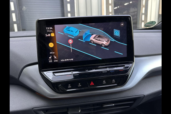 Volkswagen ID.4 First 77 kWh | SOH: 92.7% | Trekhaak wkb | LM 20 Inch | Adaptive CC | Navi | Camera | Smart Climate |