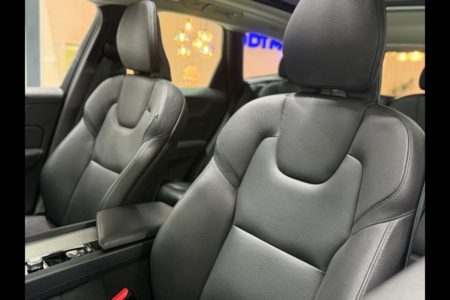 Volvo XC60 T6 PHEV AWD 350pk. Plus Dark SOH 100%| Pano | Trekhaak | Memory | 360° | ACC