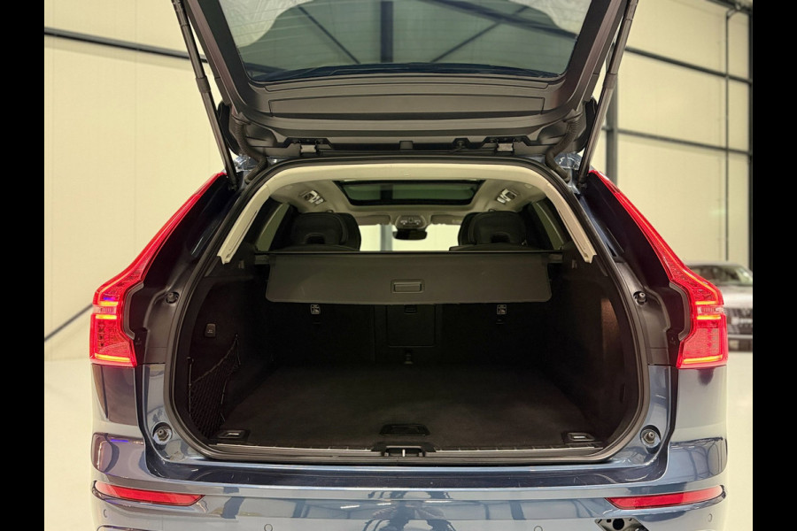 Volvo XC60 T6 PHEV AWD 350pk. Plus Dark SOH 100%| Pano | Trekhaak | Memory | 360° | ACC