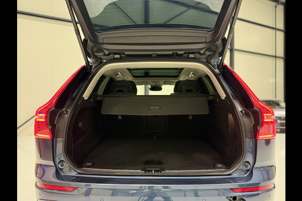 Volvo XC60 T6 PHEV AWD 350pk. Plus Dark SOH 100%| Pano | Trekhaak | Memory | 360° | ACC