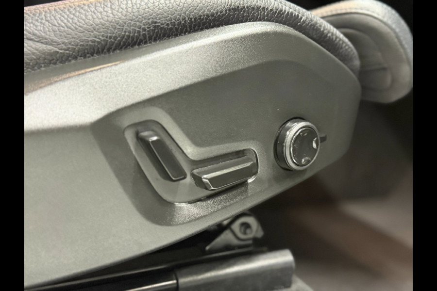 Volvo XC60 T6 PHEV AWD 350pk. Plus Dark SOH 100%| Pano | Trekhaak | Memory | 360° | ACC