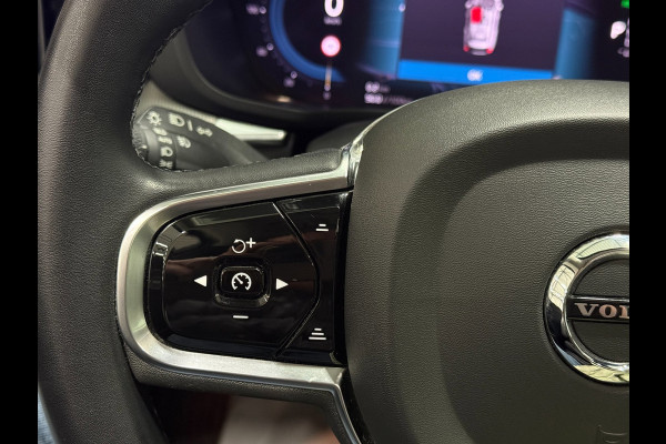 Volvo XC60 T6 PHEV AWD 350pk. Plus Dark SOH 100%| Pano | Trekhaak | Memory | 360° | ACC