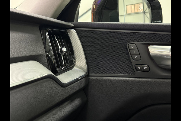 Volvo XC60 T6 PHEV AWD 350pk. Plus Dark SOH 100%| Pano | Trekhaak | Memory | 360° | ACC
