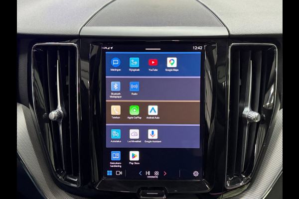 Volvo XC60 T6 PHEV AWD 350pk. Plus Dark SOH 100%| Pano | Trekhaak | Memory | 360° | ACC