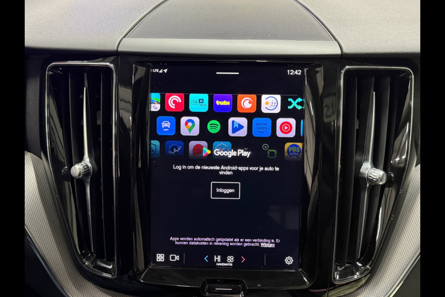 Volvo XC60 T6 PHEV AWD 350pk. Plus Dark SOH 100%| Pano | Trekhaak | Memory | 360° | ACC