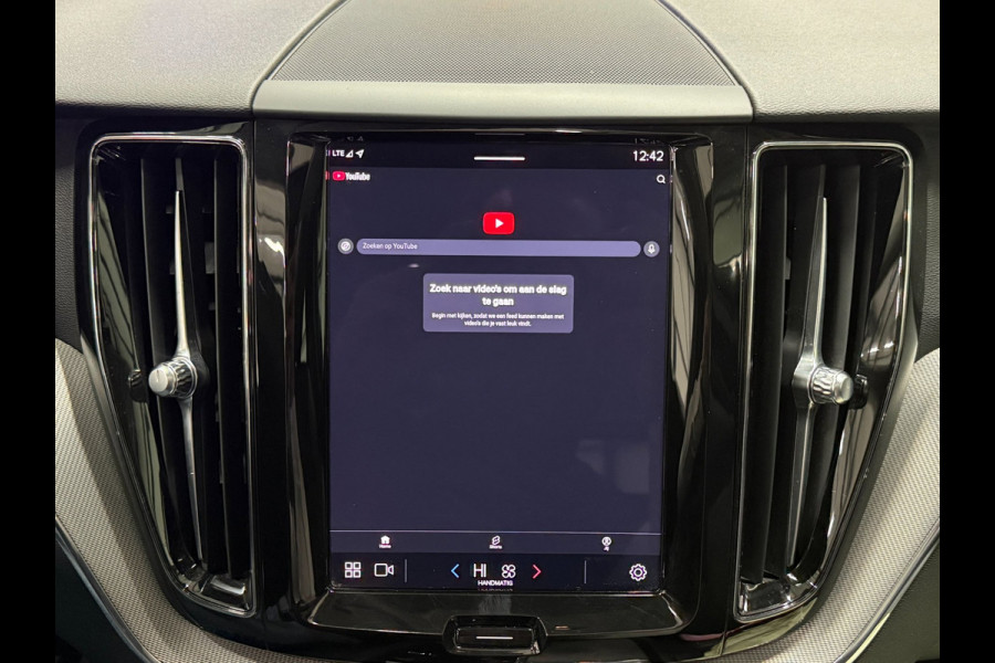Volvo XC60 T6 PHEV AWD 350pk. Plus Dark SOH 100%| Pano | Trekhaak | Memory | 360° | ACC