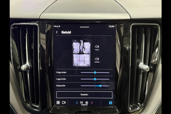 Volvo XC60 T6 PHEV AWD 350pk. Plus Dark SOH 100%| Pano | Trekhaak | Memory | 360° | ACC