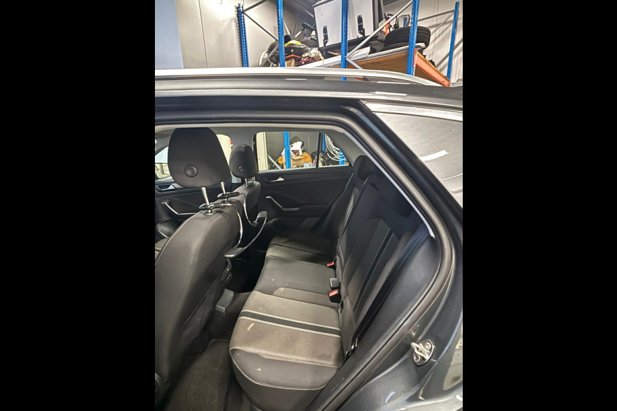 Volkswagen T-Roc 1.0 TSI Style Business Navi | Clima | PANO | Navi | PDC