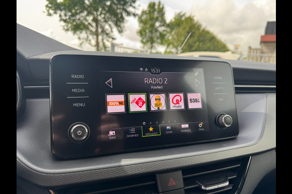 Škoda Kamiq 1.0 TSI Ambition TREKHAAK UITKLAPBAAR / CAMERA / ADAPTIEVE CRUISE CONTROL / 4-SEIZOENBAND / STOELV. / LED / SMART LINK