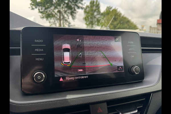 Škoda Kamiq 1.0 TSI Ambition TREKHAAK UITKLAPBAAR / CAMERA / ADAPTIEVE CRUISE CONTROL / 4-SEIZOENBAND / STOELV. / LED / SMART LINK
