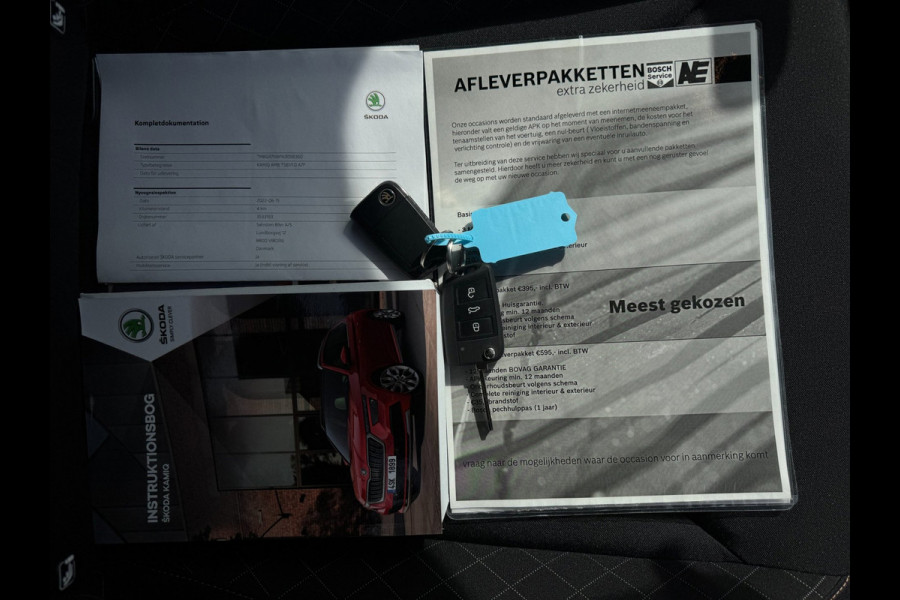 Škoda Kamiq 1.0 TSI Ambition TREKHAAK UITKLAPBAAR / CAMERA / ADAPTIEVE CRUISE CONTROL / 4-SEIZOENBAND / STOELV. / LED / SMART LINK