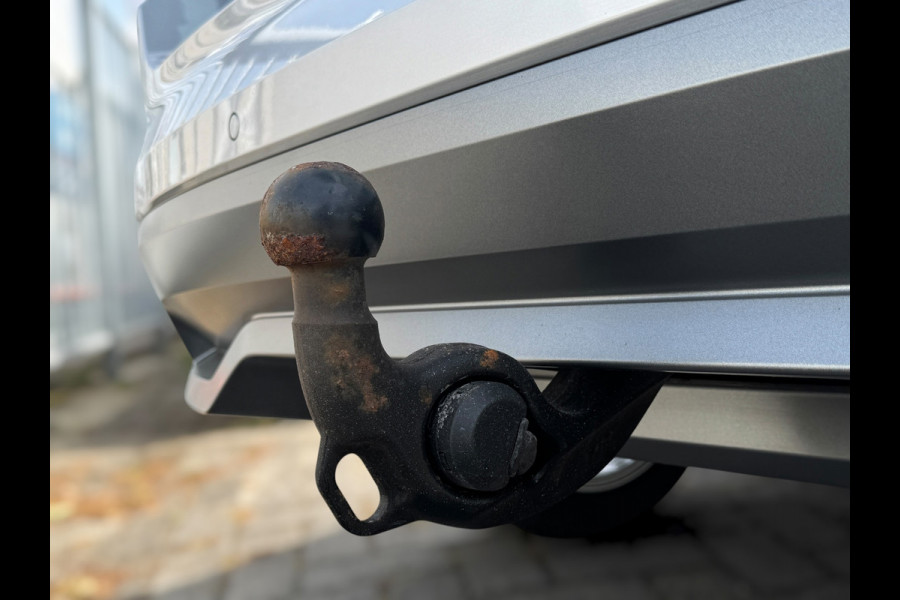 Škoda Kamiq 1.0 TSI Ambition TREKHAAK UITKLAPBAAR / CAMERA / ADAPTIEVE CRUISE CONTROL / 4-SEIZOENBAND / STOELV. / LED / SMART LINK