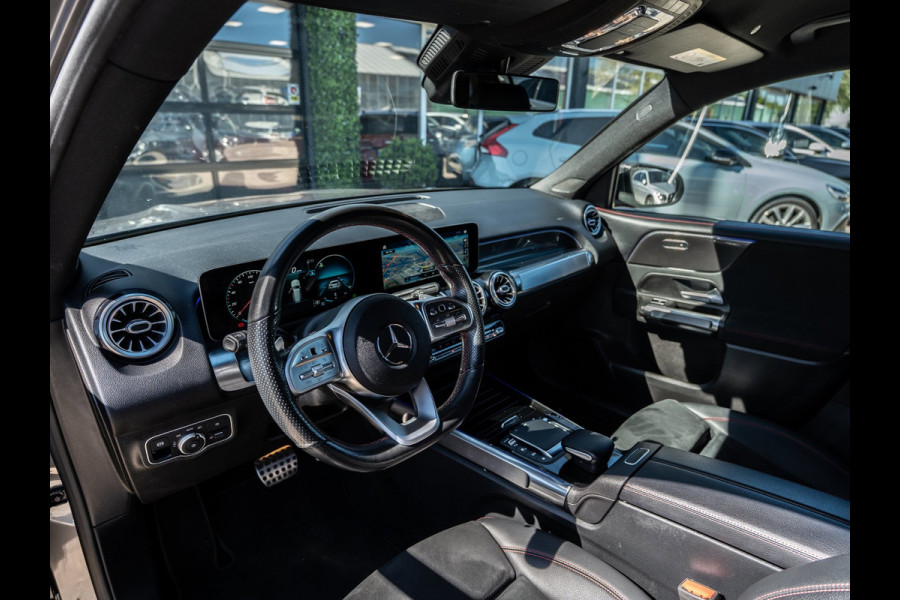 Mercedes-Benz Glb 180 d Premium | AMG-Line | Camera | Carplay