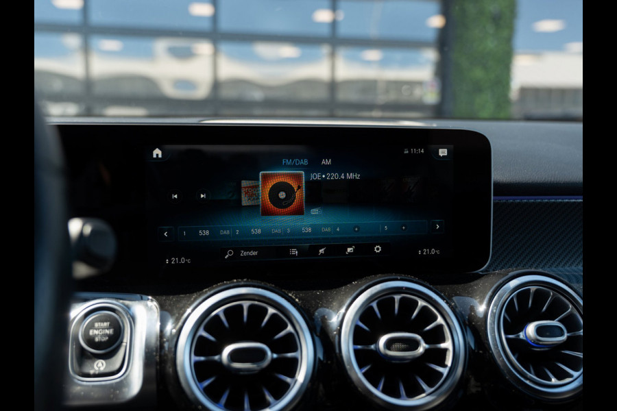 Mercedes-Benz Glb 180 d Premium | AMG-Line | Camera | Carplay