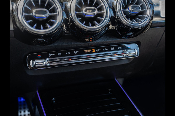 Mercedes-Benz Glb 180 d Premium | AMG-Line | Camera | Carplay